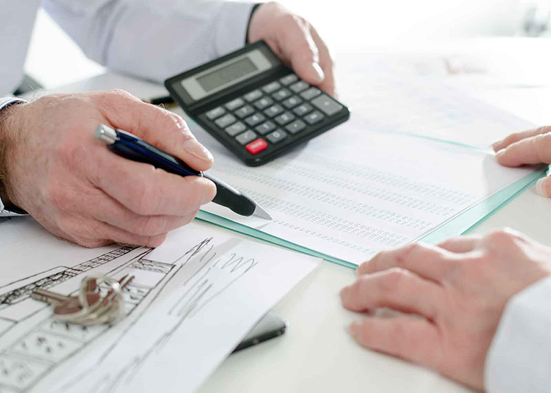 Phoenix Tax Preparer helps you get your returns prepared.